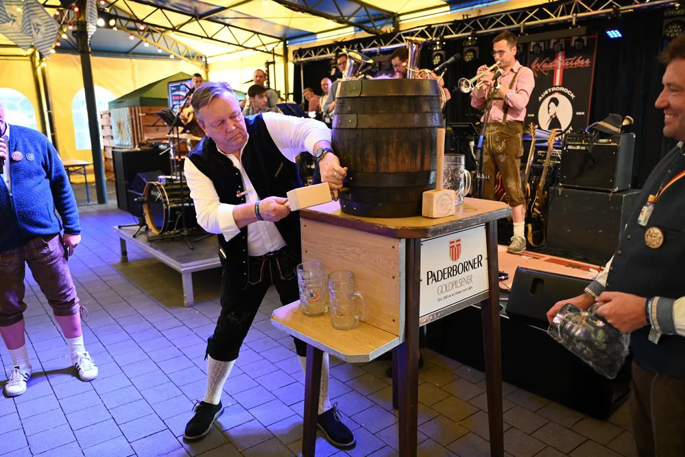 O’zapft is bei der KÖ-Wiesn